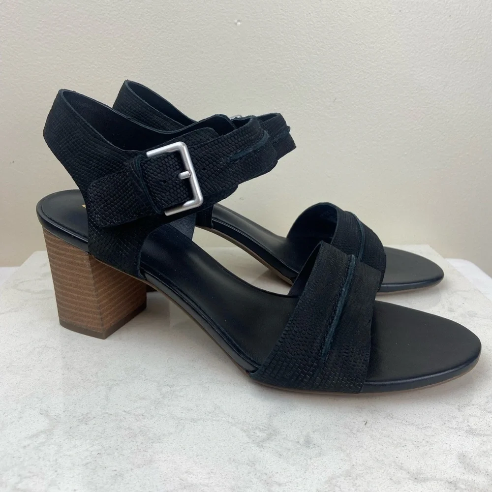 NWT Clarks Women's Karseahi Seam Heeled Sandal